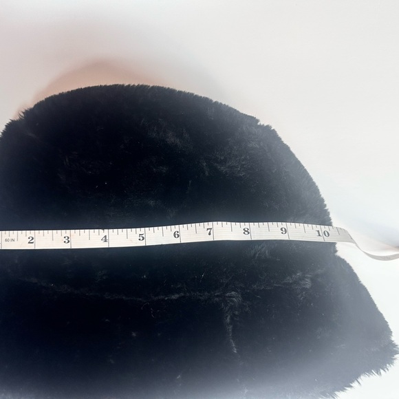 Black Faux Fur‎ Bucket Hat brim down one look brim up another look - Picture 9 of 10